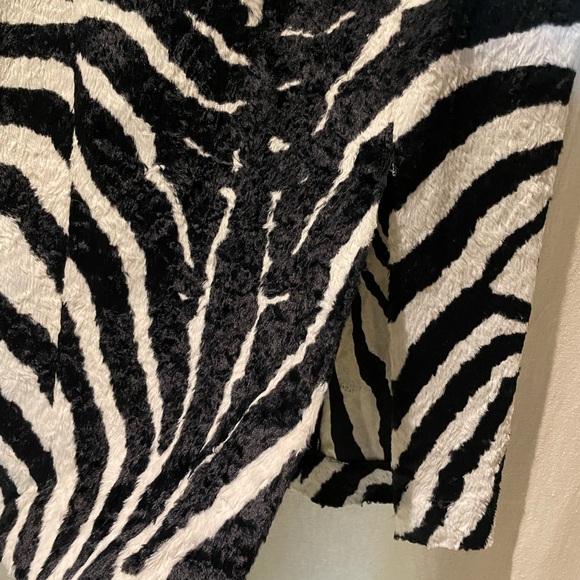 One of a kind designer skirt from PARIS. Fits M+hips. Zebra pattern with style! - Picture 6 of 16